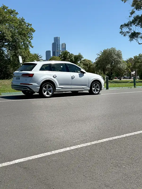 Warragul to Melbourne Airport Private Car Service